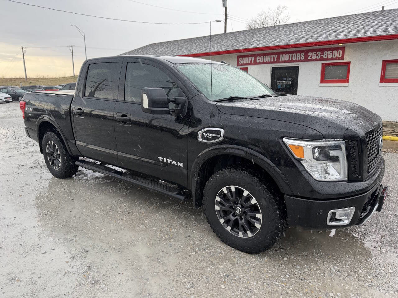 Used 2017 Nissan Titan PRO-4X w/ Pro-4x Convenience Package image 1