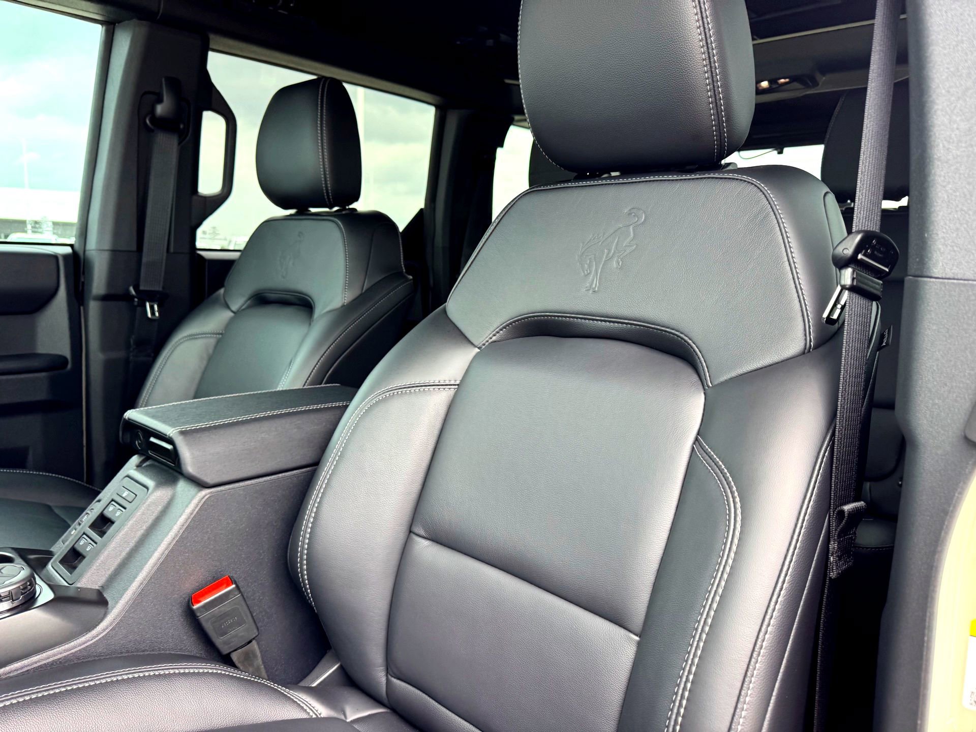 Used 2026 Ford Bronco Outer Banks image 14