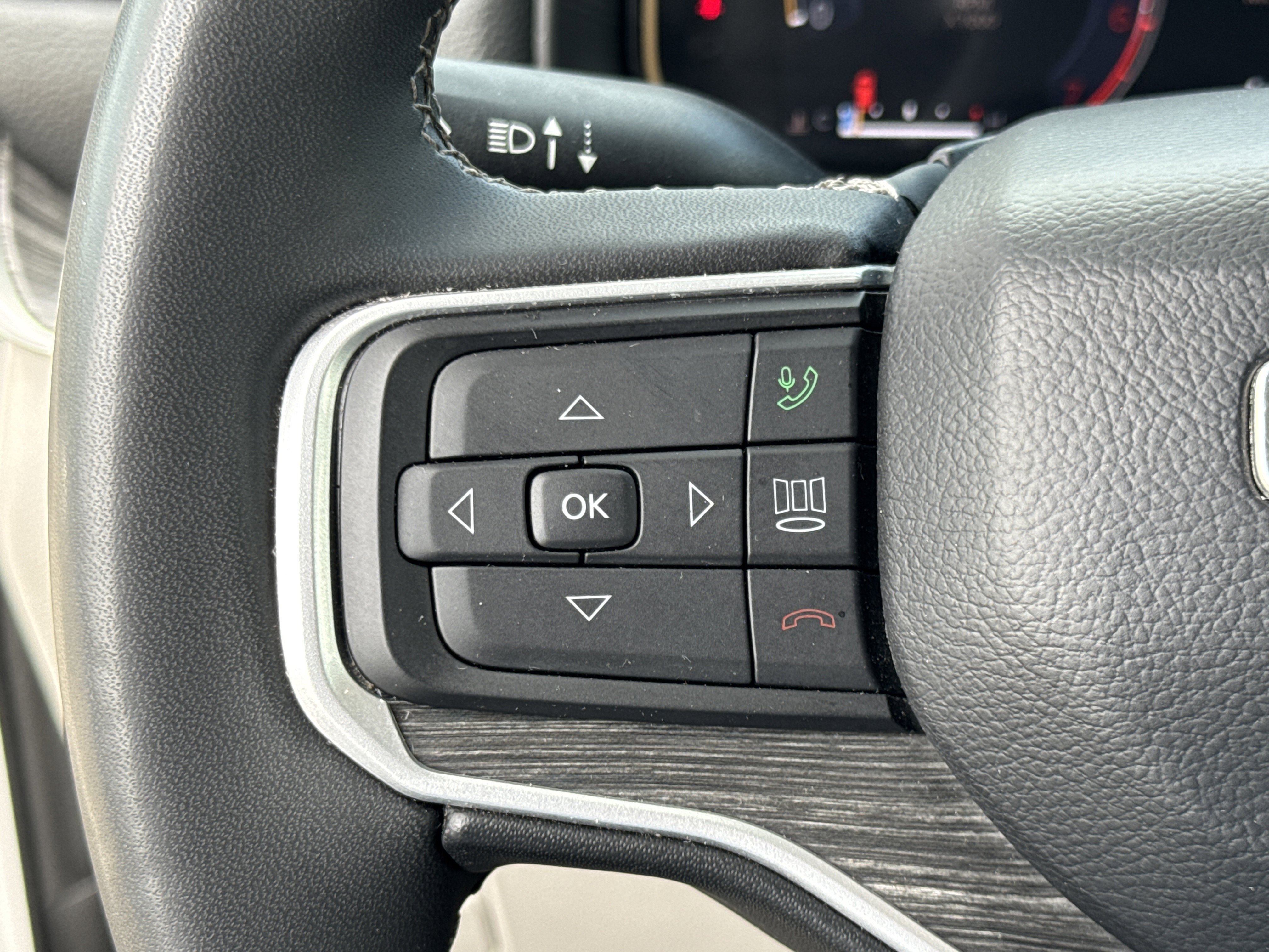 Used 2024 Jeep Wagoneer Series II w/ Flexible Seating Group image 28