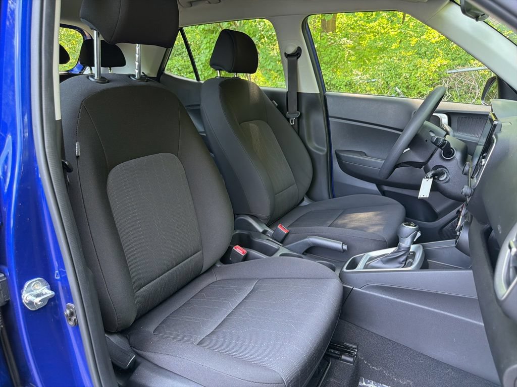 Used 2021 Hyundai Venue SE FWD image 9