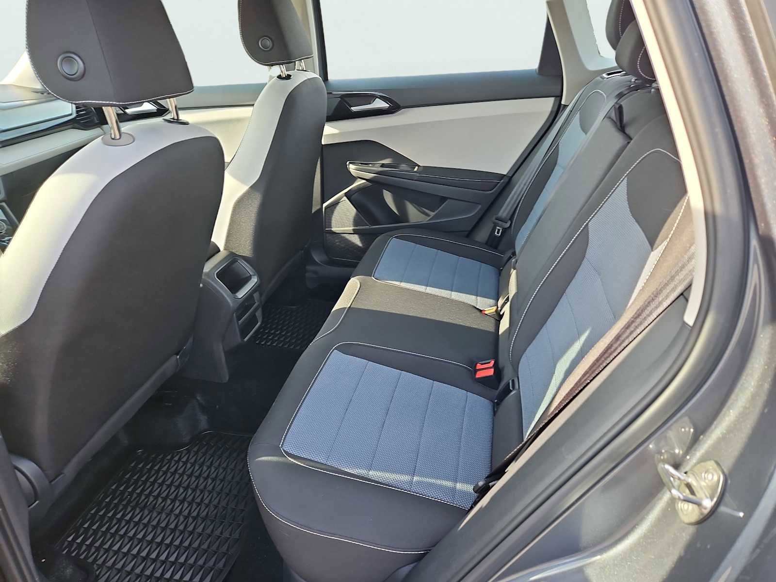 Used 2025 Volkswagen Taos S AWD/4WD image 30