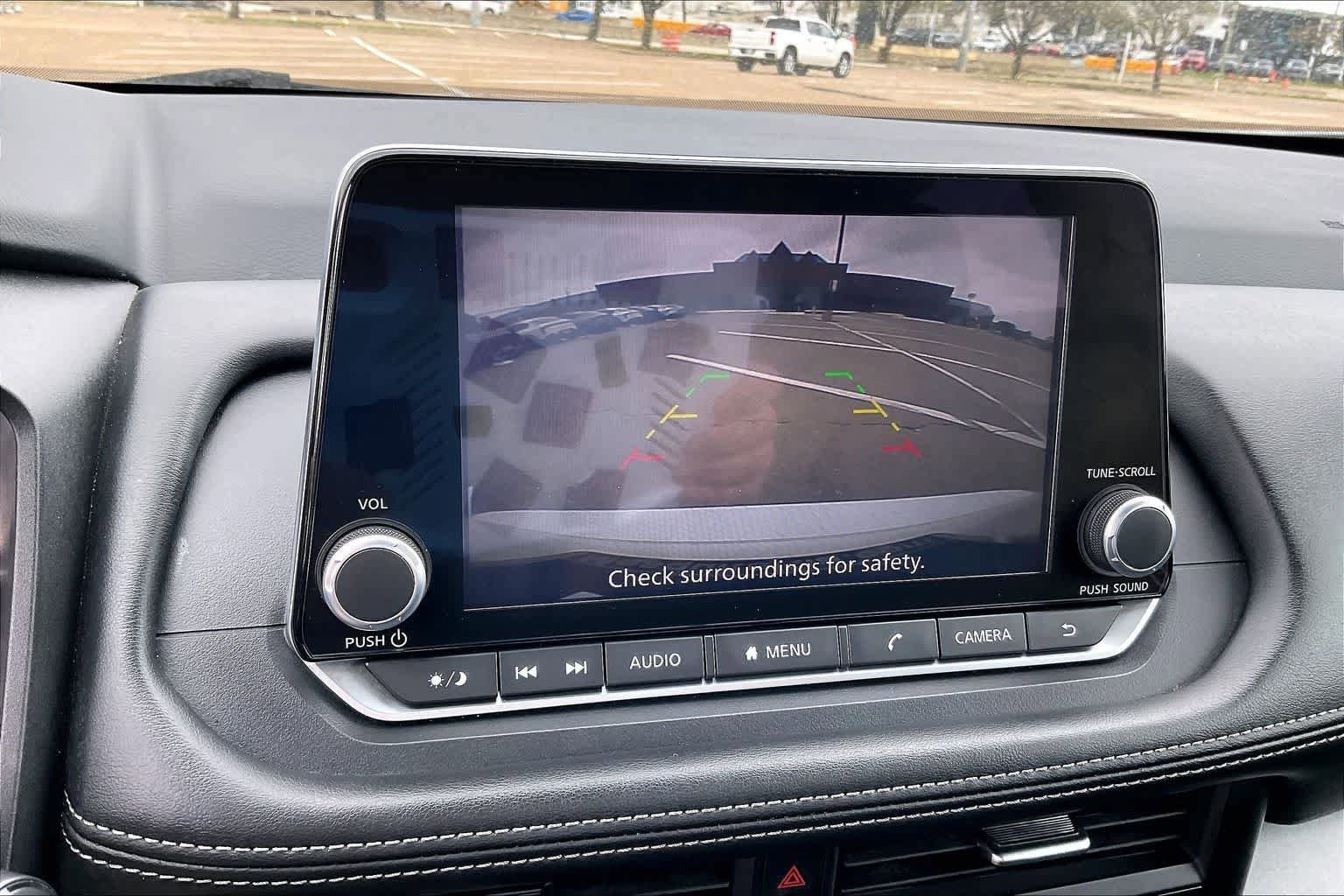 Used 2024 Nissan Rogue SV image 26