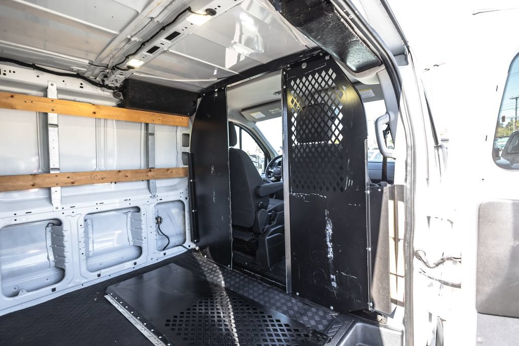 Used 2017 Ford Transit 250 130 Low Roof w/ Exterior Upgrade Package RWD image 24