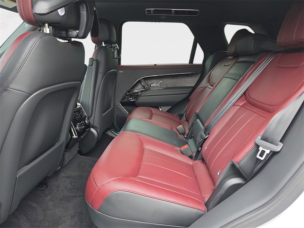 New 2025 Land Rover Range Rover Sport Dynamic SE image 14