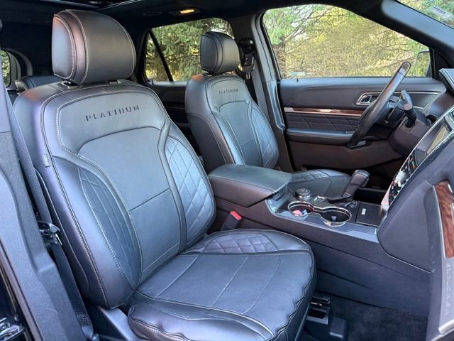 Used 2017 Ford Explorer Platinum image 12