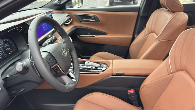New 2025 Toyota Crown Signia Limited w/ Advanced Technology Package image 28