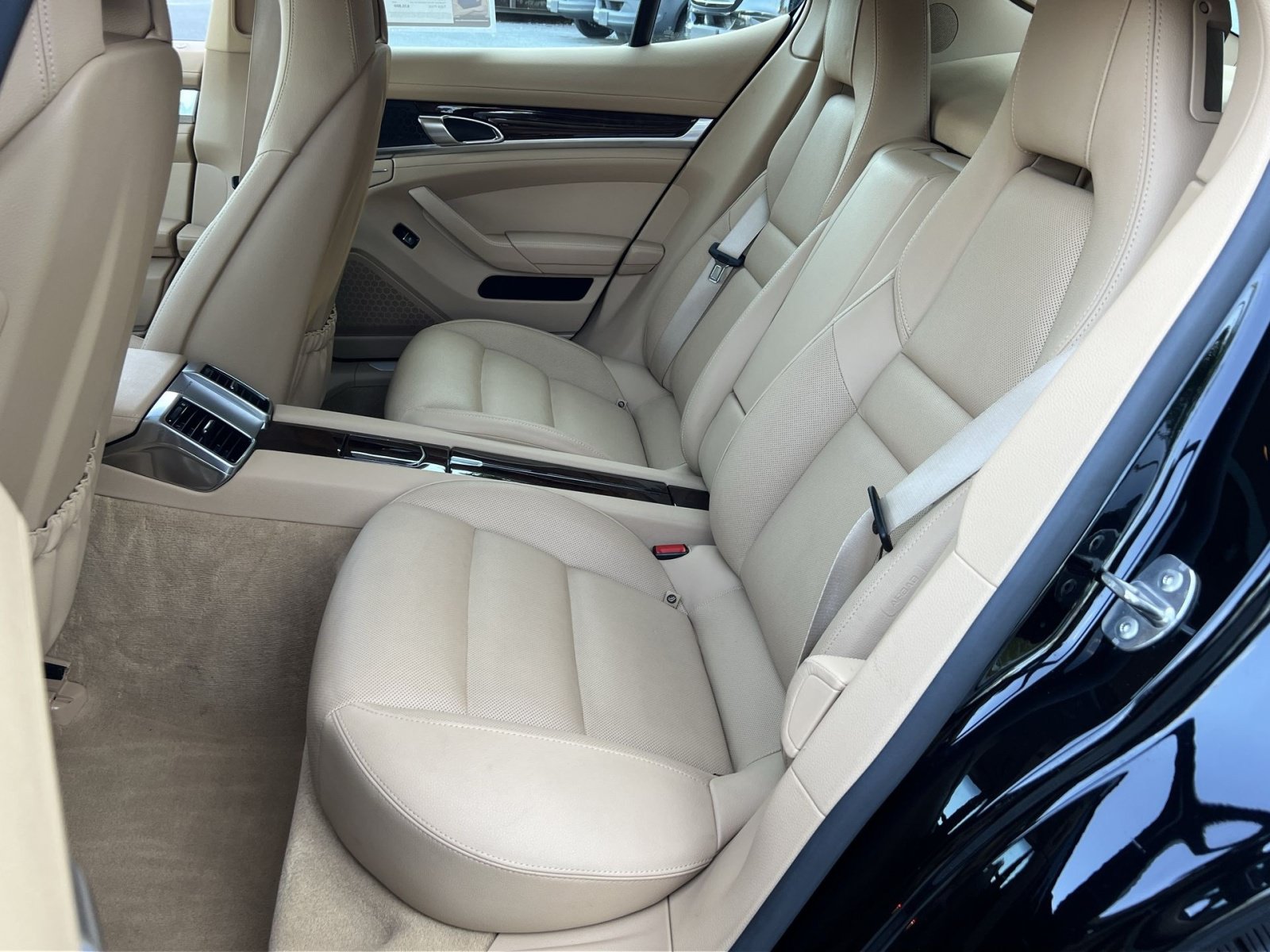 Used 2014 Porsche Panamera 4 AWD/4WD image 30