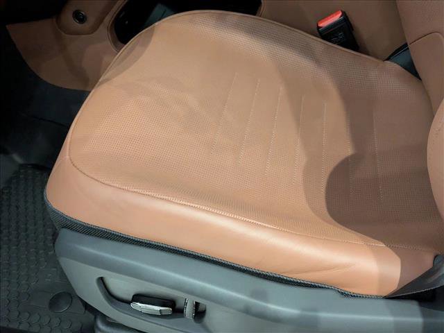 New 2026 Land Rover Defender 110 OCTA image 4