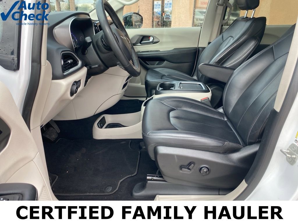 Used 2024 Chrysler Pacifica Touring-L FWD image 27