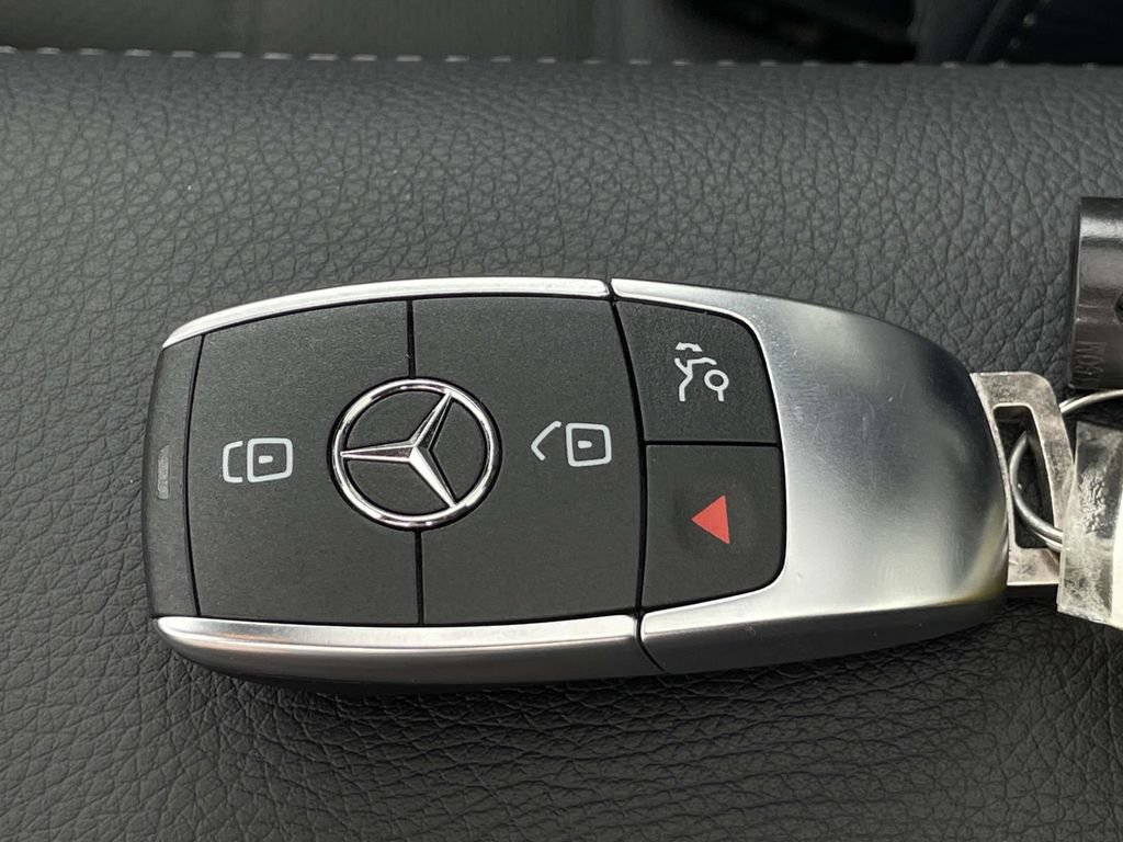 Used 2025 Mercedes-Benz GLE 580 4MATIC image 40