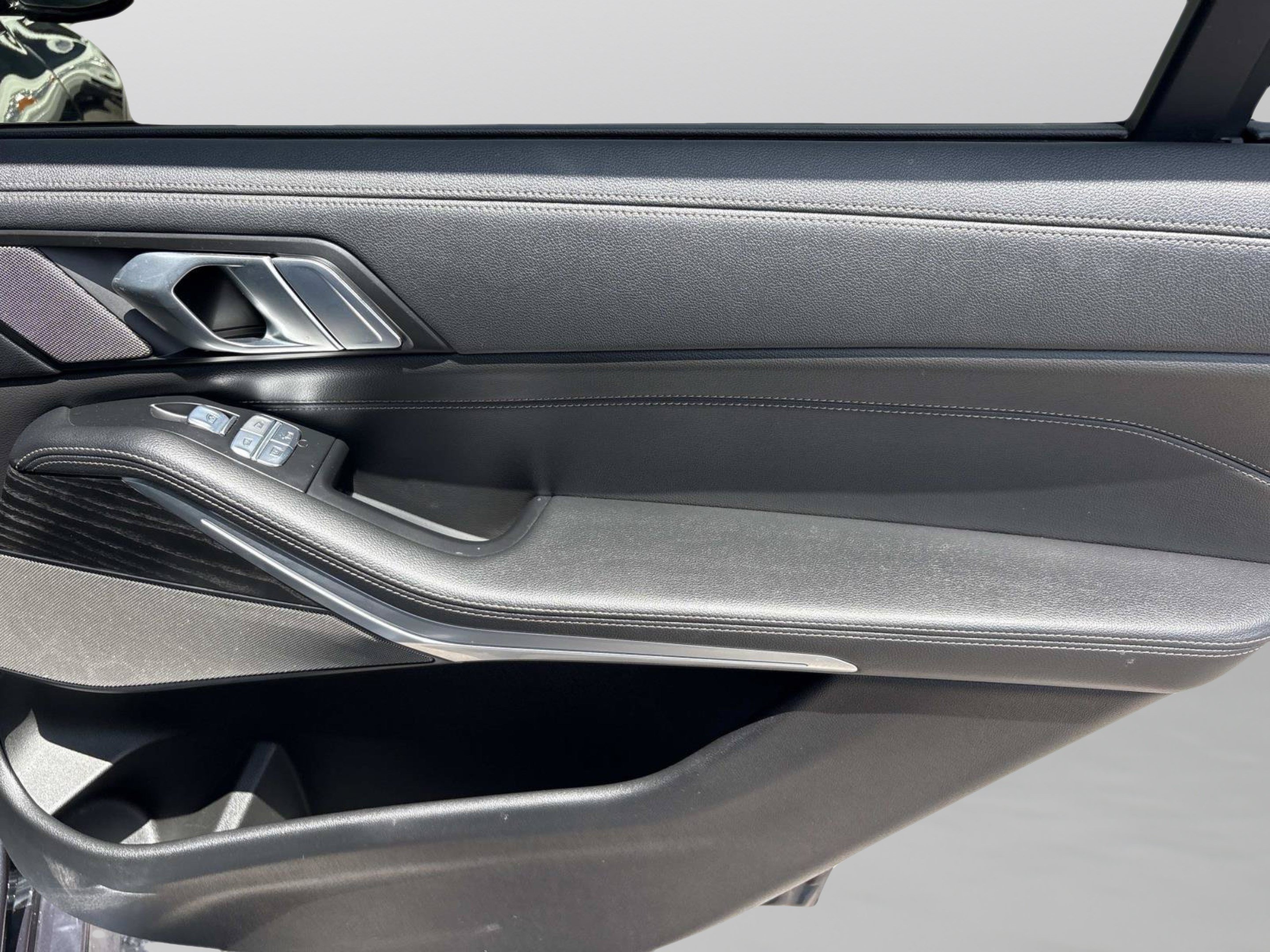 Used 2022 BMW X7 M50i AWD/4WD image 19