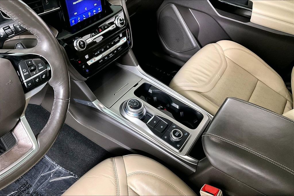 Used 2021 Ford Explorer Platinum w/ Equipment Group 601A image 17