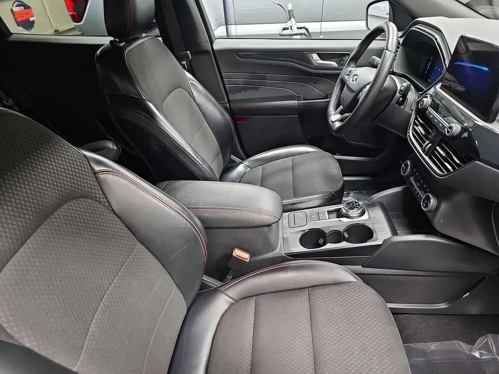 Used 2024 Ford Escape ST-Line image 10