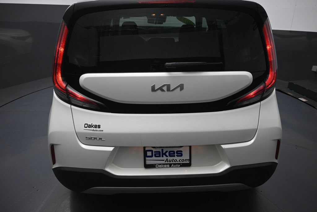 Used 2023 Kia Soul LX FWD image 28