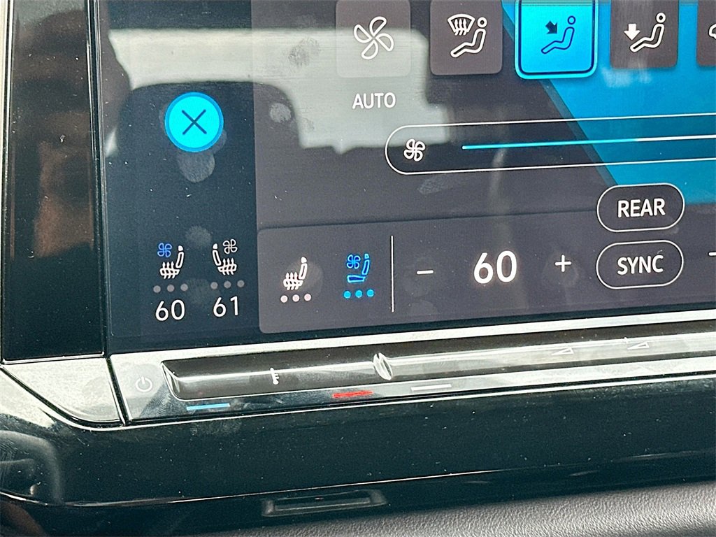 Used 2024 Volkswagen Atlas SE image 19