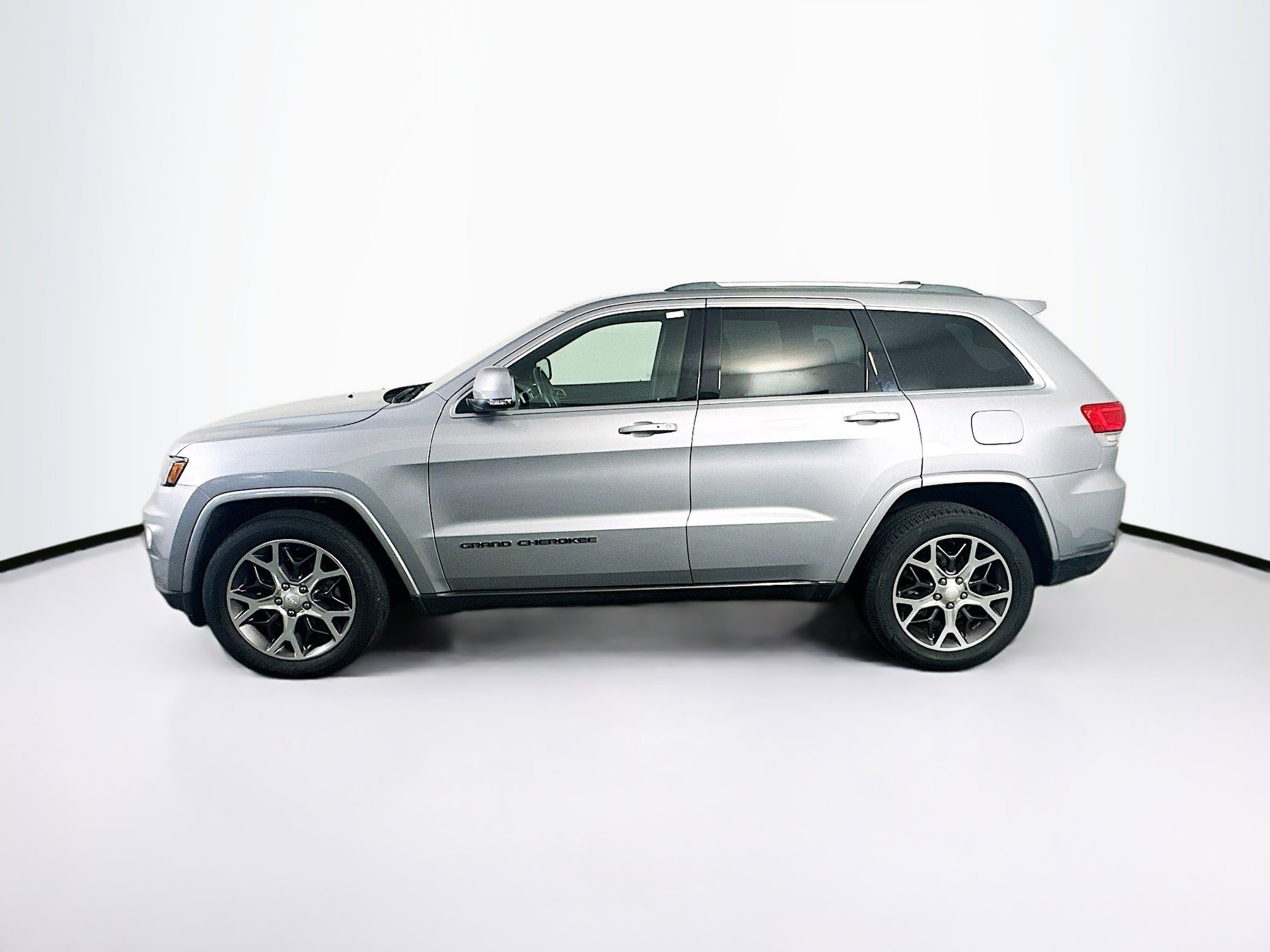 Used 2018 Jeep Grand Cherokee Limited image 4