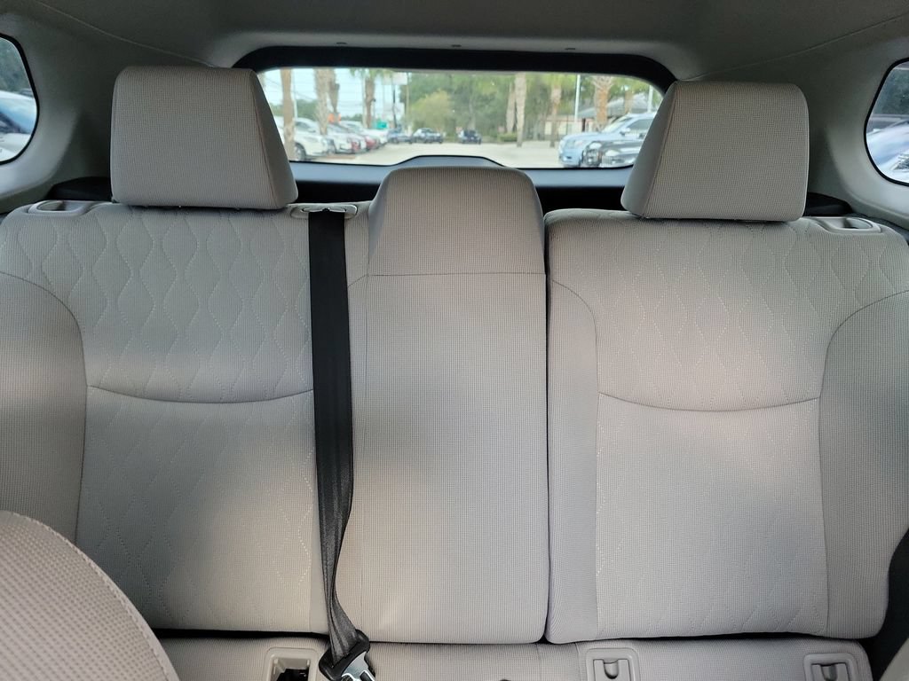 Used 2025 Toyota Corolla Cross L FWD image 13