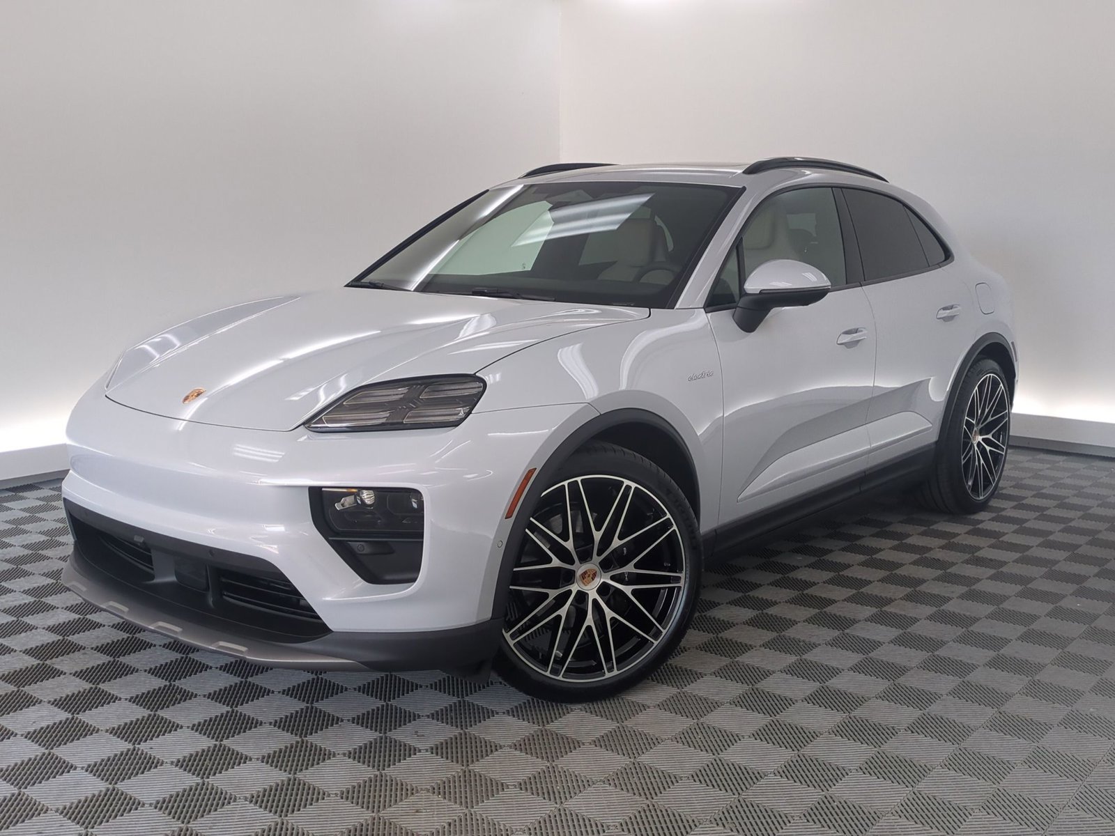 New 2026 Porsche Macan Electric RWD image 1