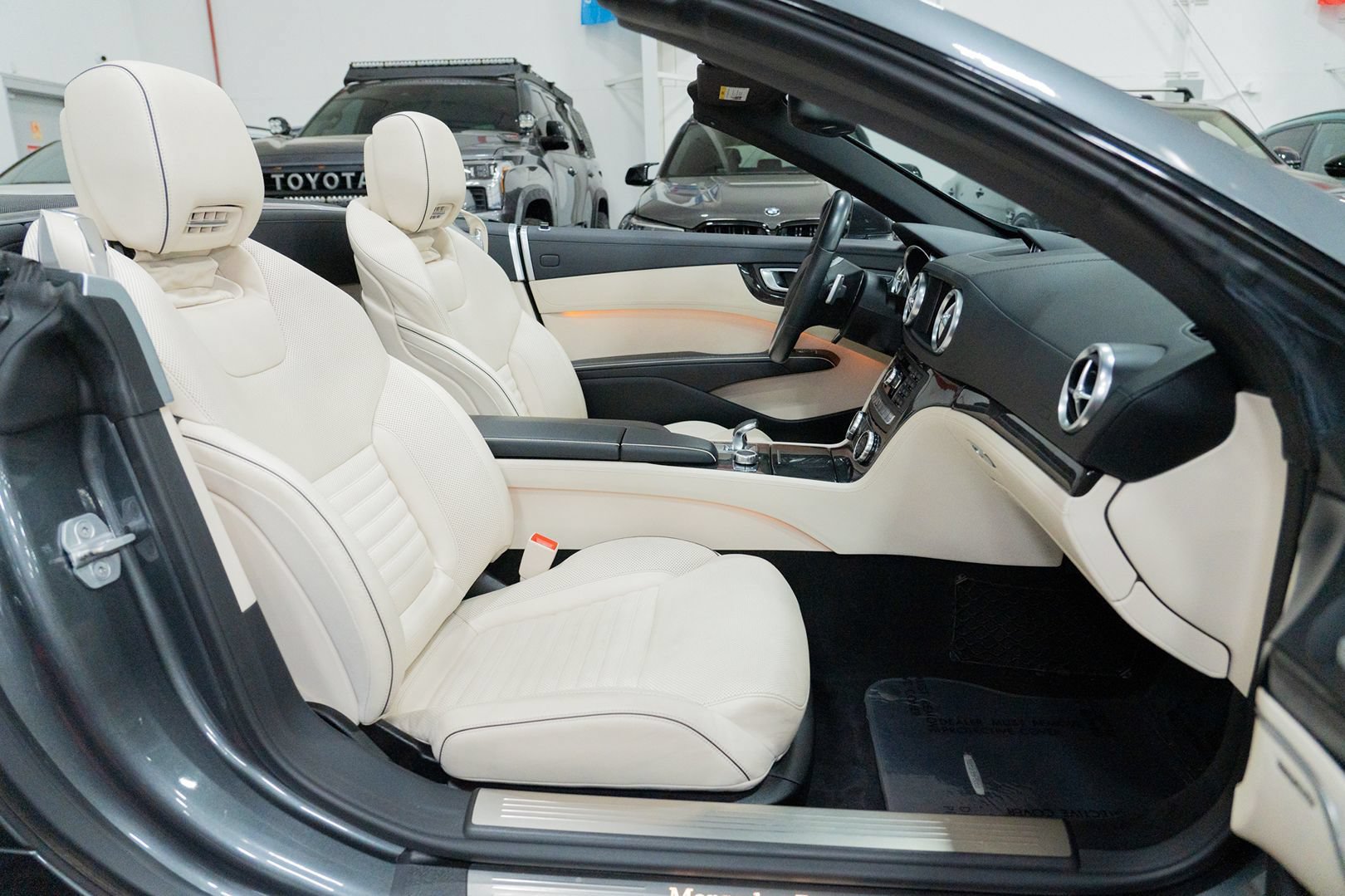 Used 2013 Mercedes-Benz SL 550 image 27