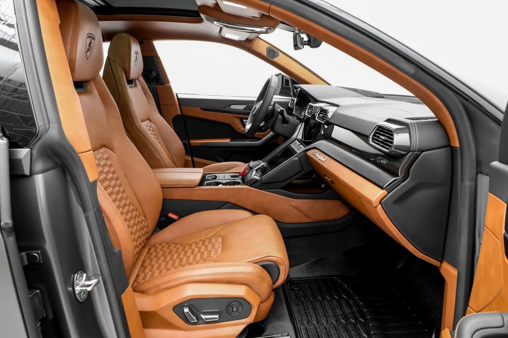 Used 2022 Lamborghini Urus image 31