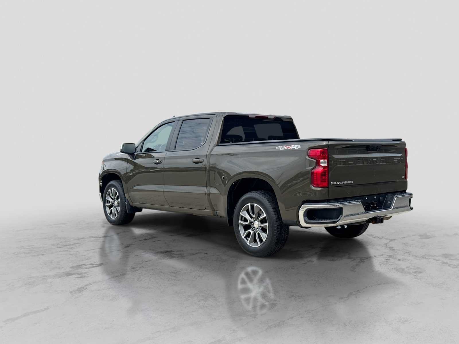 Used 2023 Chevrolet Silverado 1500 LT AWD/4WD image 4