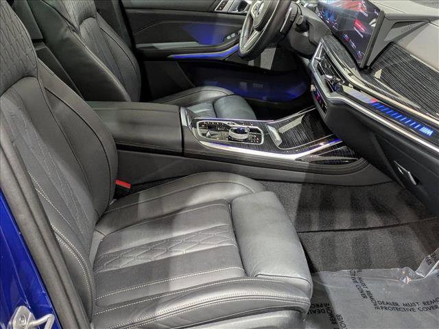 Used 2025 BMW X7 M60i image 24