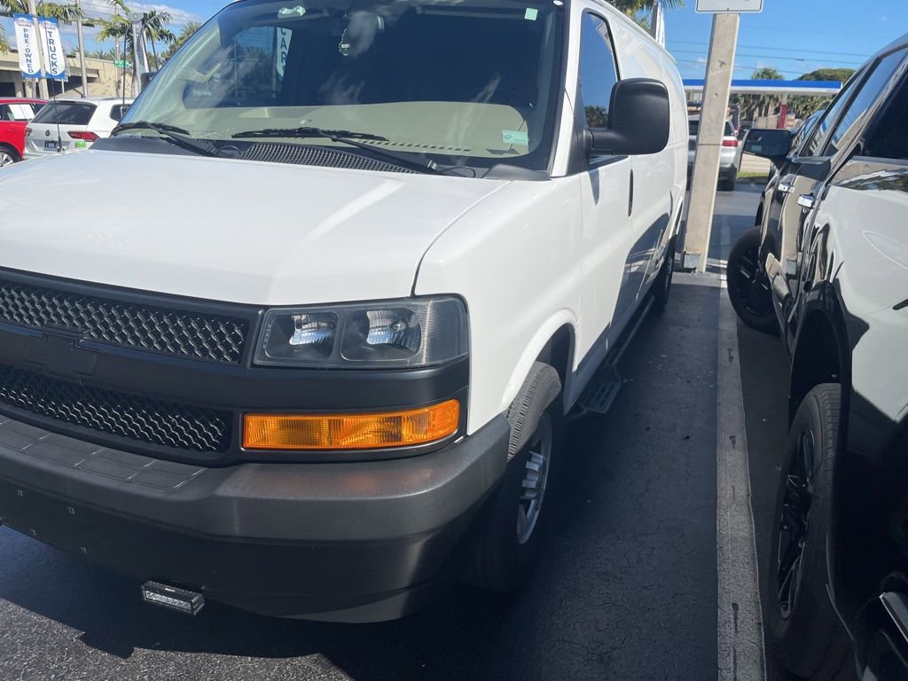 Used 2022 Chevrolet Express 2500 Work Van w/ Driver Convenience Package video 2