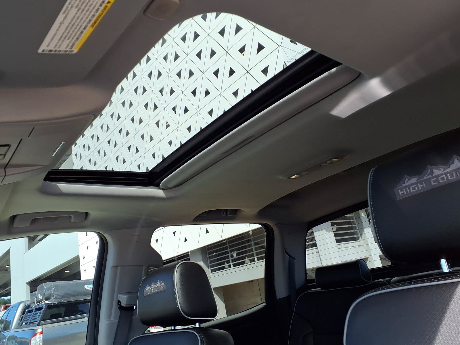 Used 2018 Chevrolet Silverado 1500 High Country RWD image 6