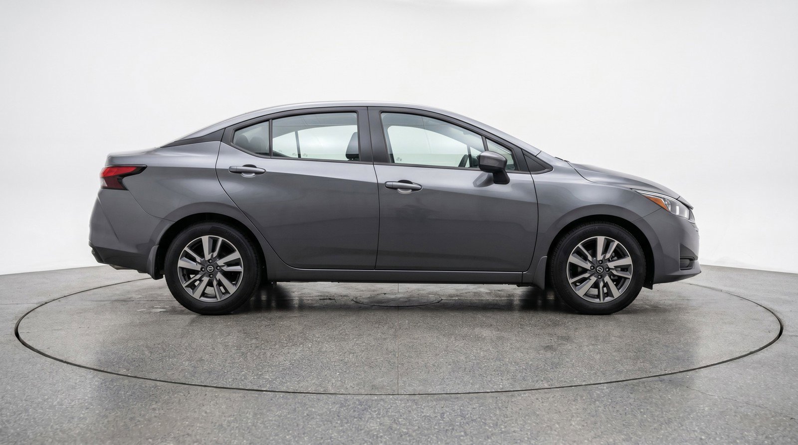 Used 2025 Nissan Versa SV FWD image 11