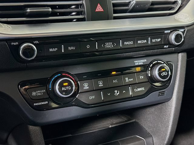 Used 2022 Kia Niro EX FWD image 15