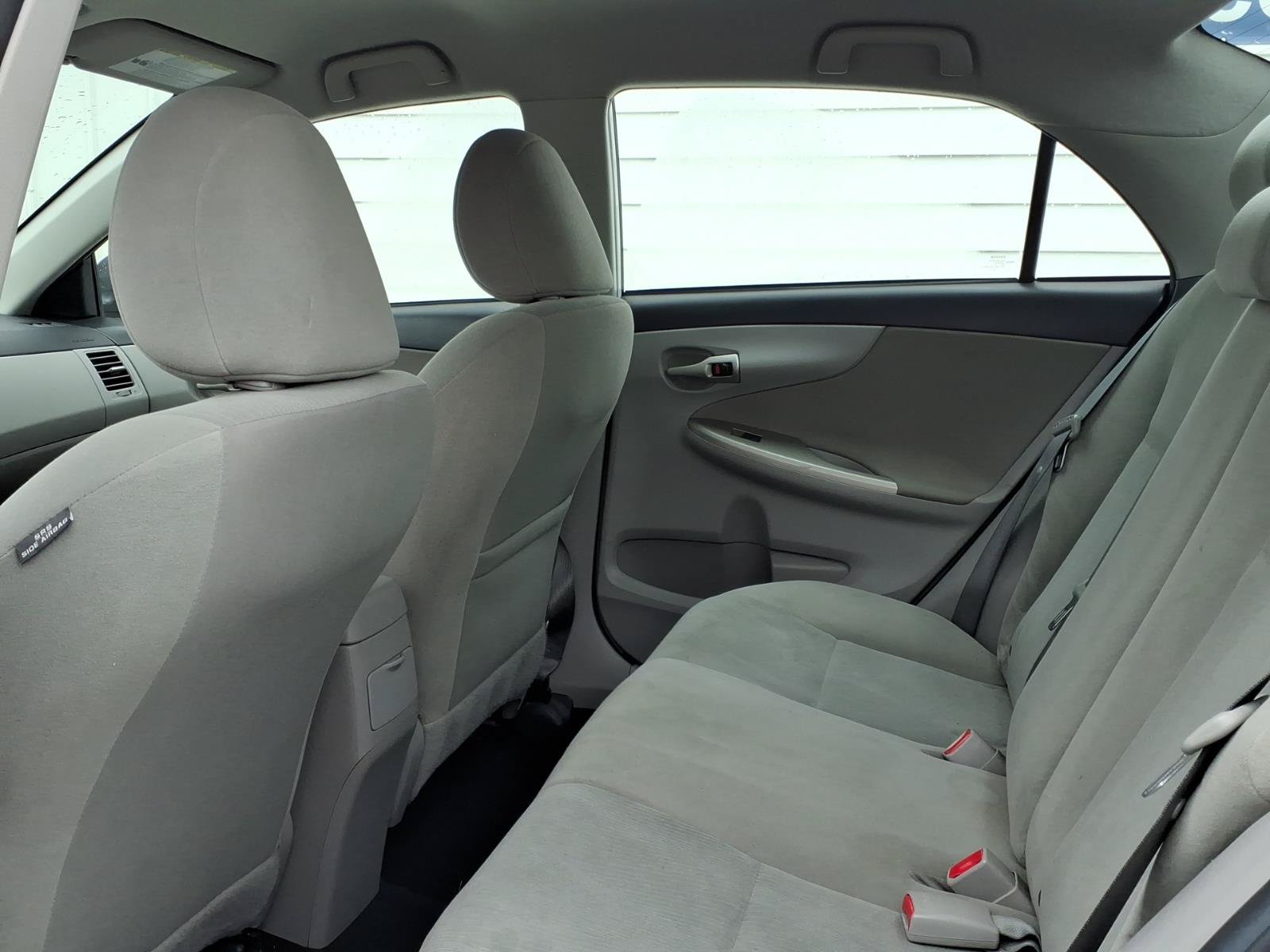Used 2013 Toyota Corolla LE FWD image 8