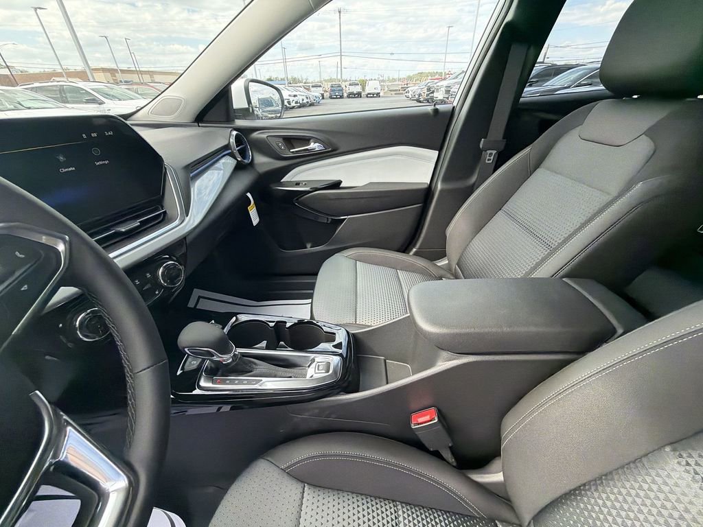 New 2026 Chevrolet Trax LT image 11
