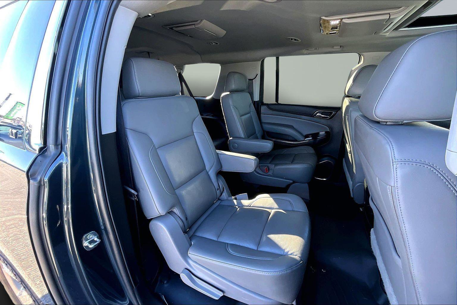 Used 2019 Chevrolet Suburban LT image 20
