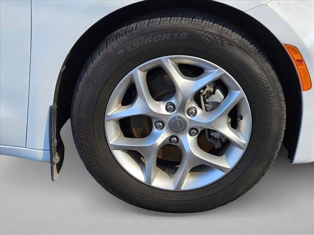 Used 2019 Chrysler Pacifica Touring Plus w/ Tire & Wheel Group image 26