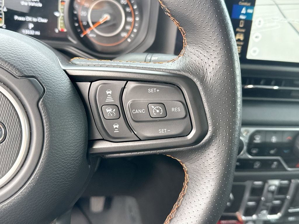 Used 2024 Jeep Gladiator Mojave w/ Technology Group image 9
