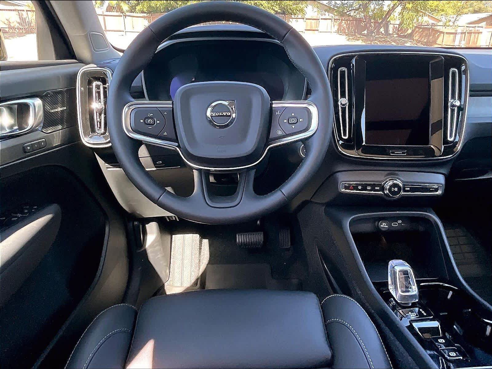 New 2026 Volvo XC40 B5 Ultra w/ Protection Package Premier AWD/4WD image 15
