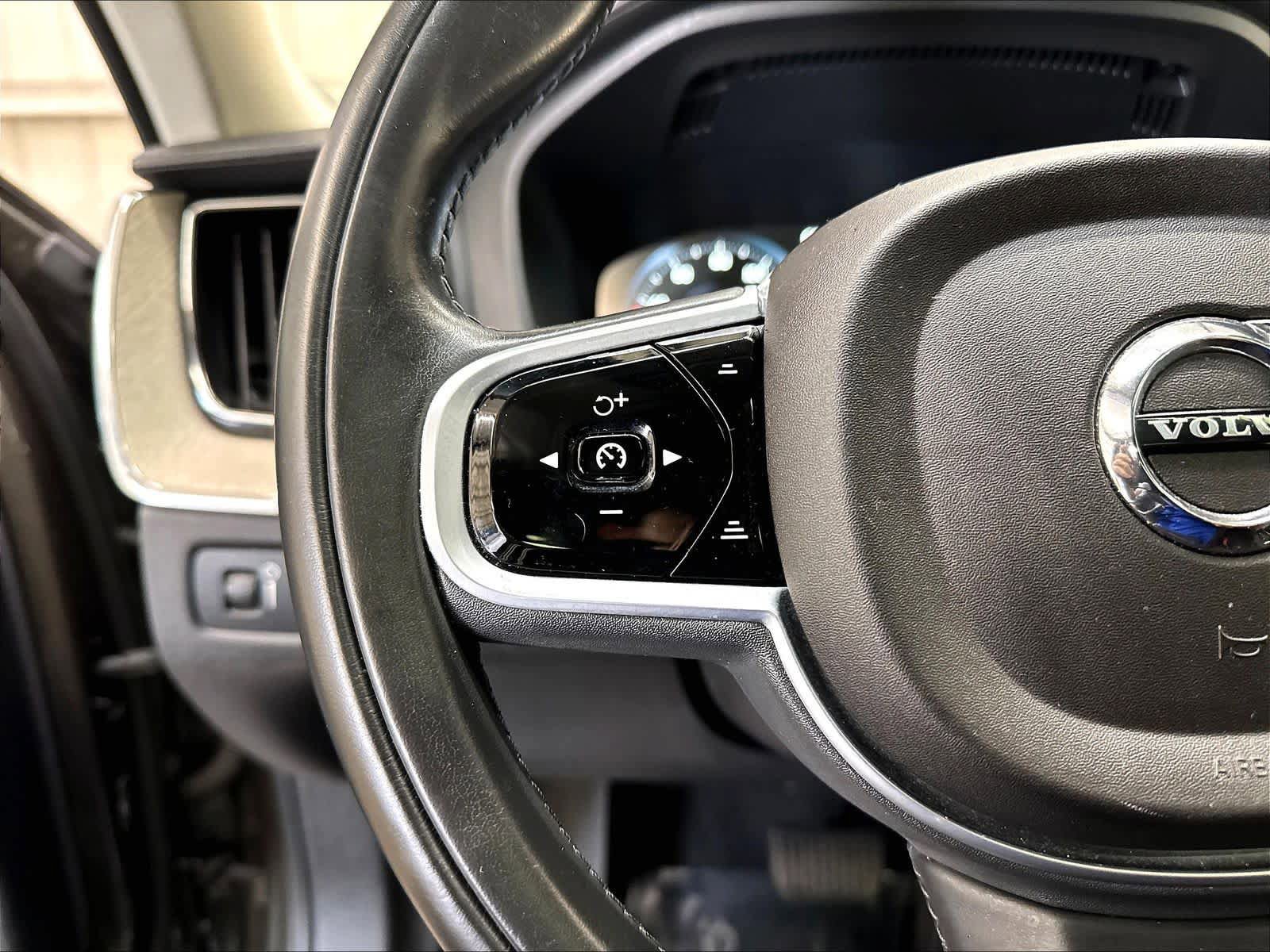 Used 2019 Volvo XC60 T5 Inscription FWD image 14