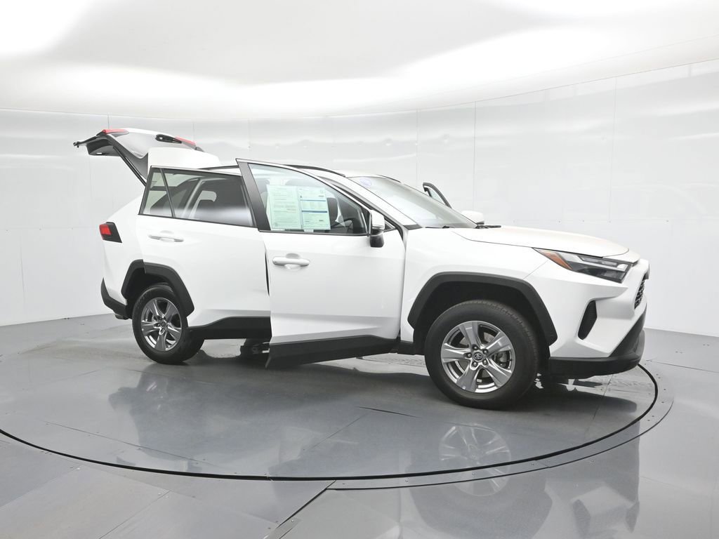 Used 2024 Toyota RAV4 XLE image 33