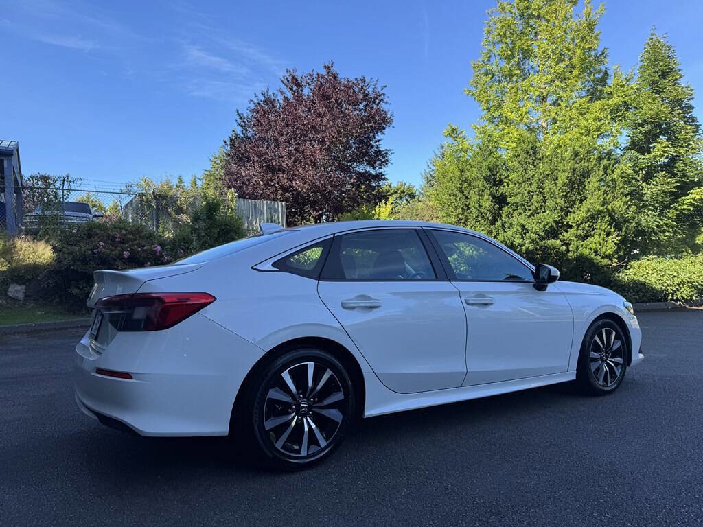 Used 2023 Honda Civic EX image 3