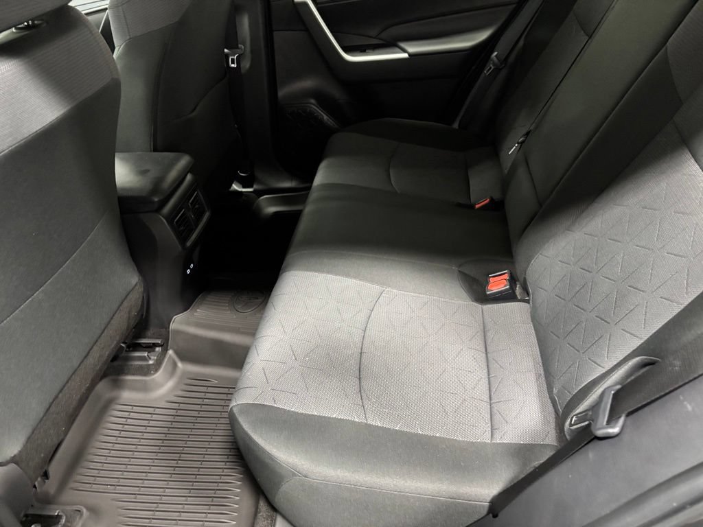Used 2025 Toyota RAV4 XLE AWD/4WD image 43
