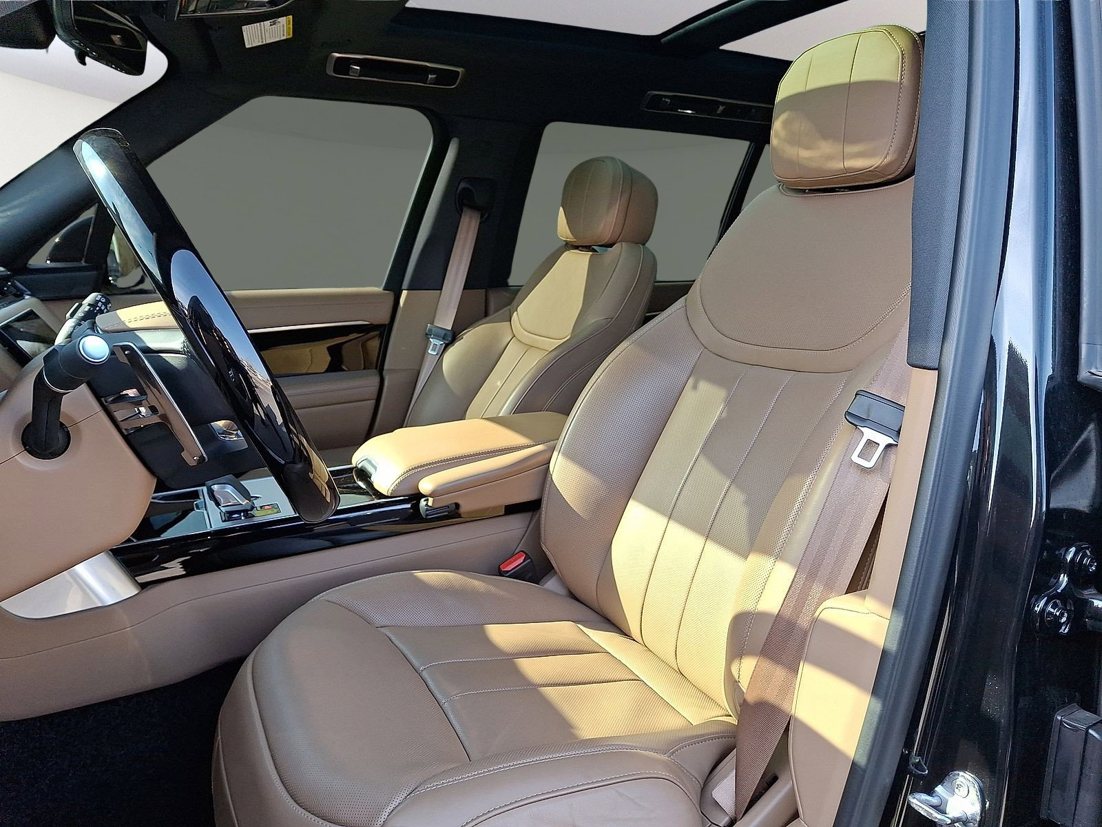 Used 2025 Land Rover Range Rover Long Wheelbase SE image 3