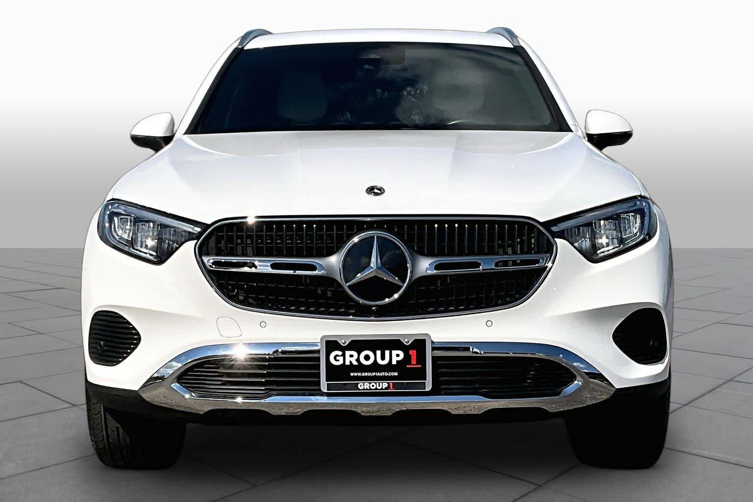 Used 2025 Mercedes-Benz GLC 300 4MATIC image 4