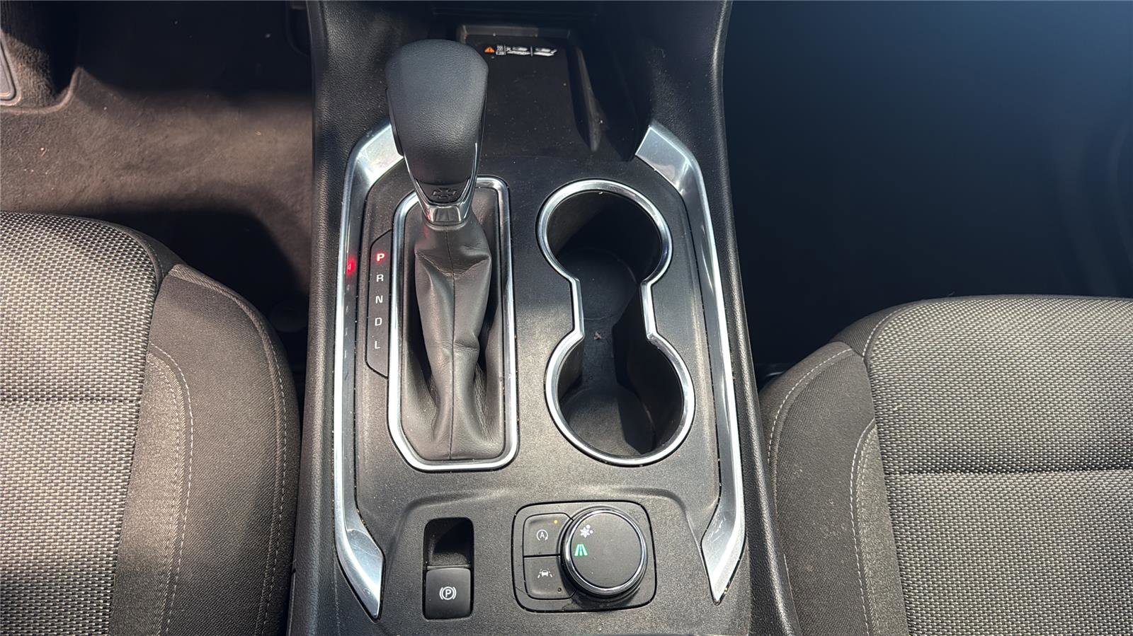 Used 2022 Chevrolet Traverse LT image 20