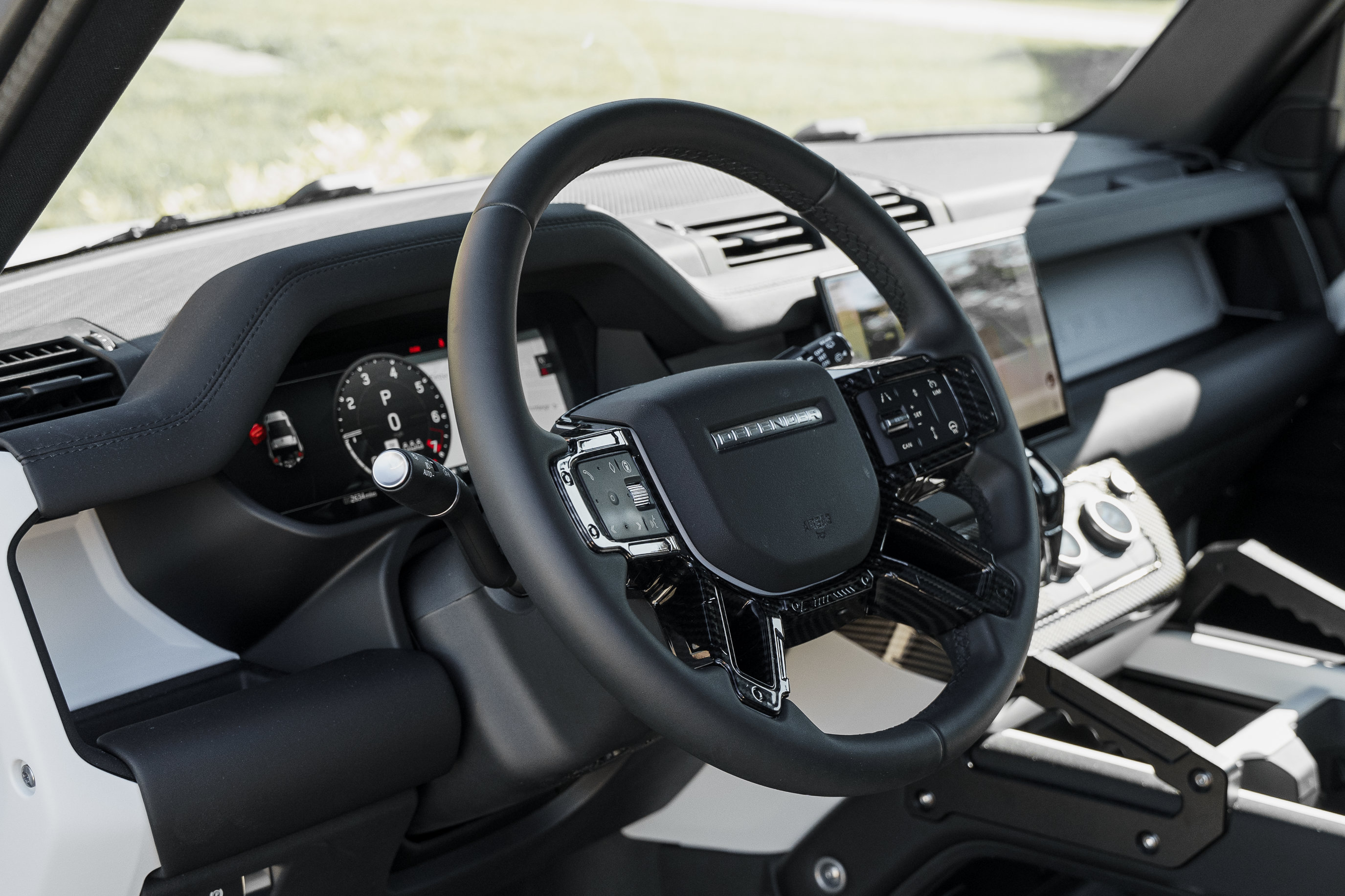 Used 2025 Land Rover Defender 90 S AWD/4WD image 8