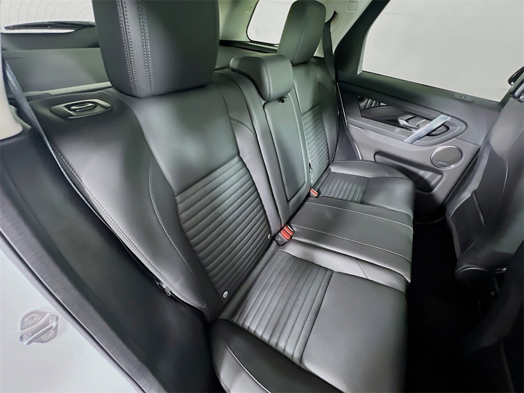 Used 2024 Land Rover Discovery Sport S image 28