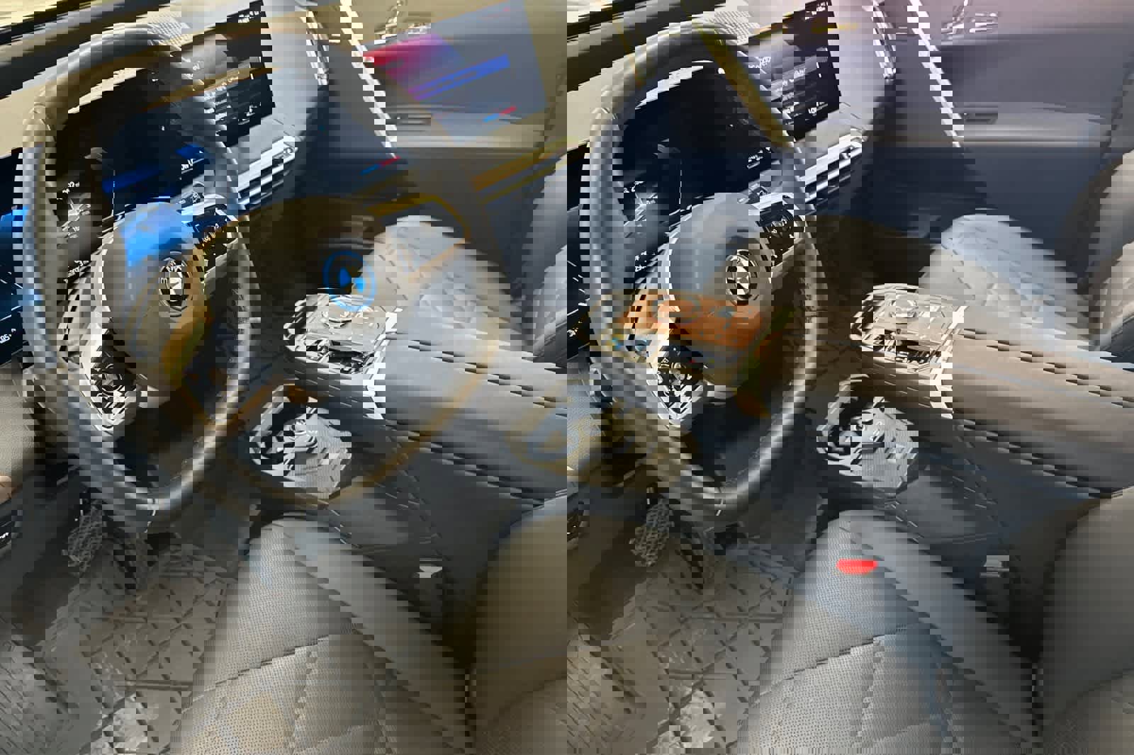 Used 2023 BMW iX xDrive50 w/ Premium Package image 11