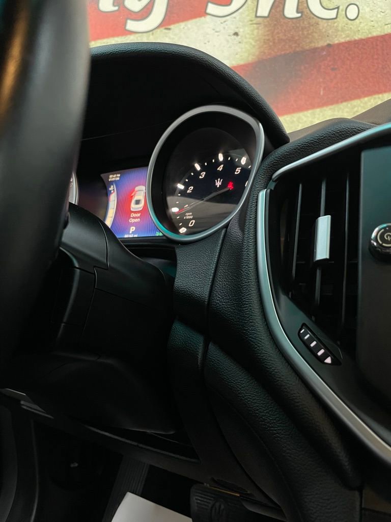Used 2015 Maserati Ghibli image 36