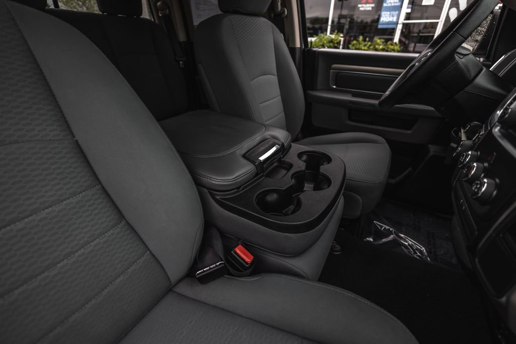 Used 2017 RAM 1500 Classic SLT AWD/4WD image 29