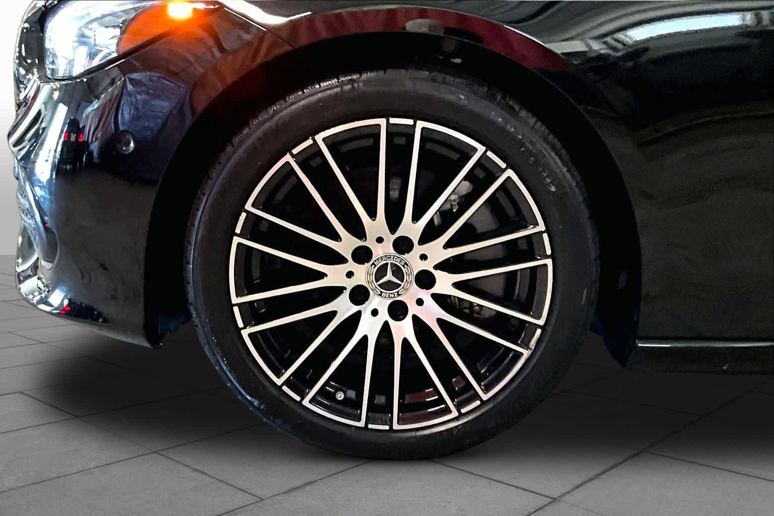 Used 2024 Mercedes-Benz C 300 4MATIC Sedan w/ Exclusive Trim Package image 11