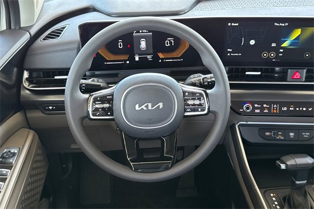 New 2026 Kia Carnival LX image 16